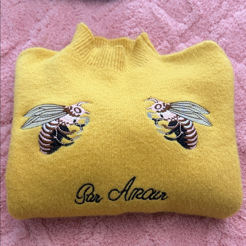 CODE X MODE Charming Yellow Bee Embroidered Sweat… - image 10